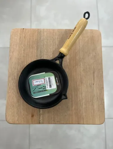 Frigideira para ovo de ferro fundido 