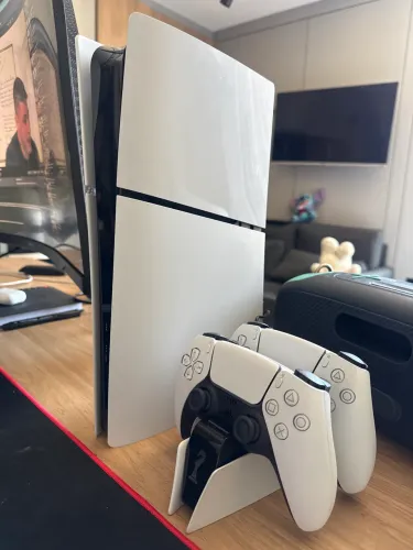 Play 5 - Menos de 2 meses de uso