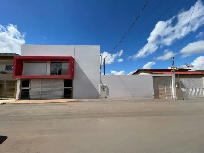 Prédio Comercial à Venda em Formosa GO - Ideal para Clínica ou Centro de Saúde!