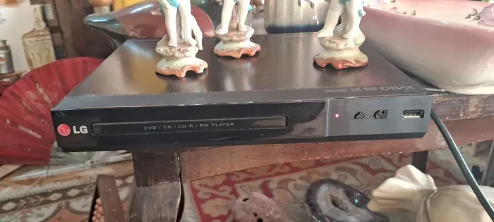 DVD Player LG não acompanha controle e acessórios 