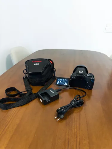 Canon T6i + Lente 18-135mm