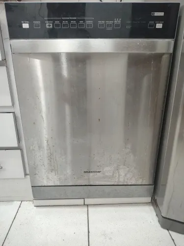 Lava louças Brastemp 14 serviços com defeito