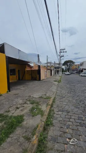 Casa + Ponto comercial ao lado da SABAP no Pedregulho em Guaratinguetá-SP.