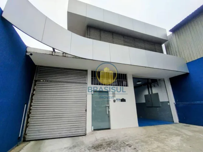 Galpão com 500m² para locação entre as Avenidas Interlagos e Rio Bonito .