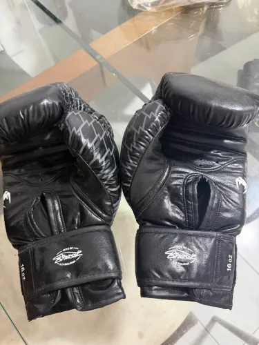 Luva de box venum
