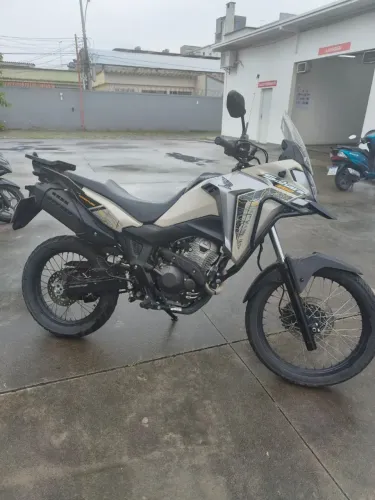 Honda Sahara ADV ABS 2024 muito nova