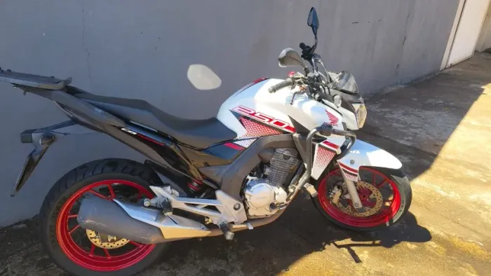 Honda CB Twister 250 2022 - Baixo KM - Impecável (Particular) / Analiso Troca por Carro