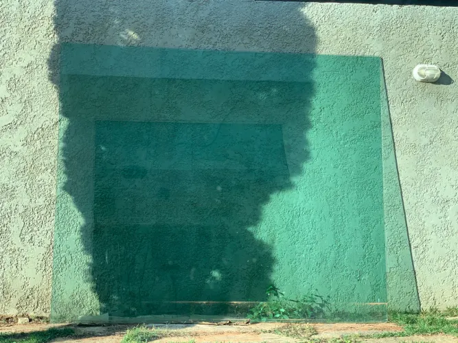 Vidro temperado verde 223 largura x 186 altura. Espessura 8 mm