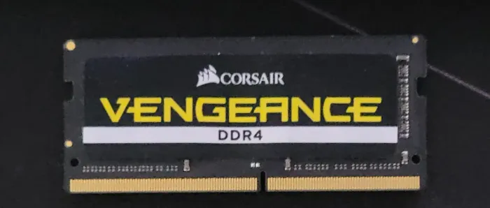 Memória DDR4 8GB 2400MHZ