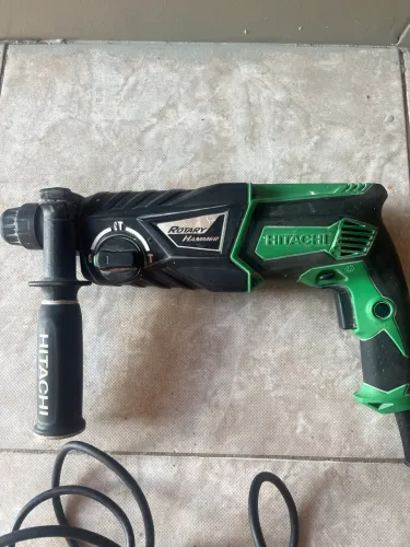 Furadeira Martelete Hitachi