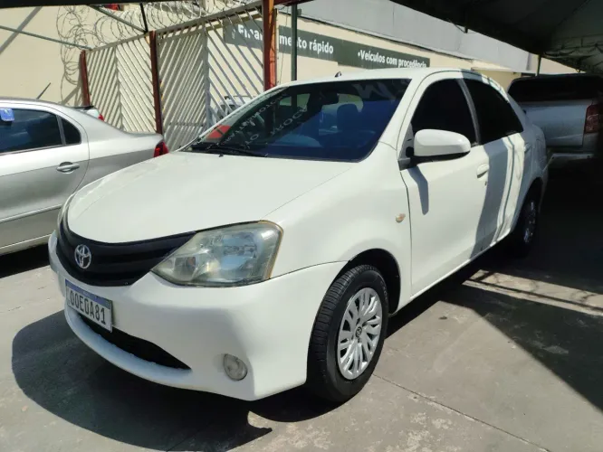 Toyota Etios XS Sedan 1.5 Flex 16V 4P Mec. 2014