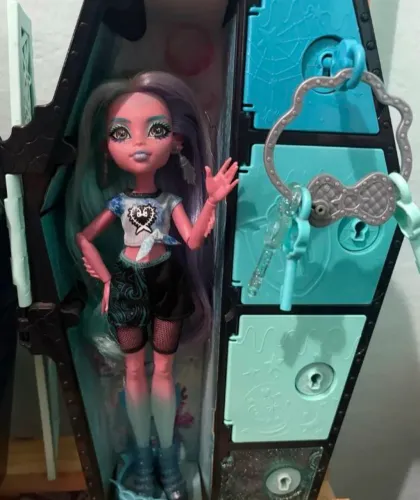Monsters high g3 lagoona skultmate Secrets  2