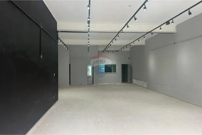 Galpão Comercial Reformado em Guarulhos - 300m²