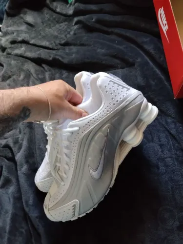 Nike Shox r4 