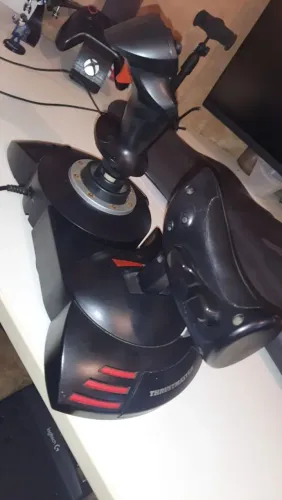 Joystick Thrustmaster T-Flight Hotas X