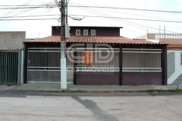 Casa com três quartos no bairro Grande Terceiro
