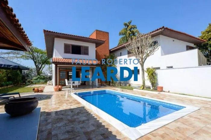 CASA EM CONDOMÍNIO - TAMBORÉ - SP