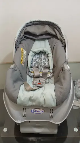 Vendo Bebê Conforto Graco com base