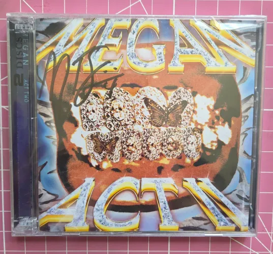 Cd megan thee stallion act II autografado