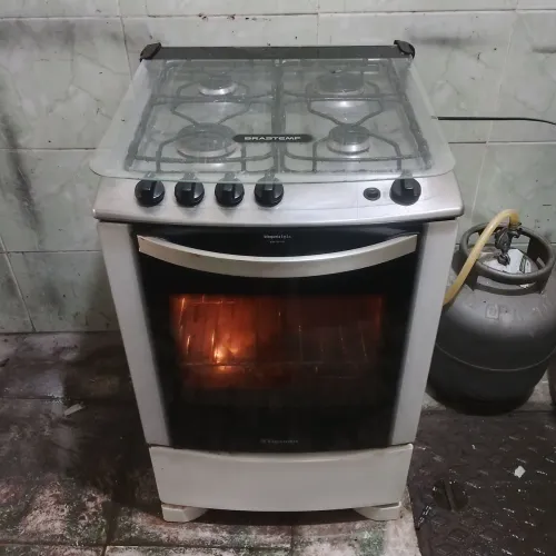 FOGÃO ELETROLUX AUTOMÁTICO PERFEITO ESTADO FUNCIONANDO PERFEITAMENTE TESTO NA HORA 