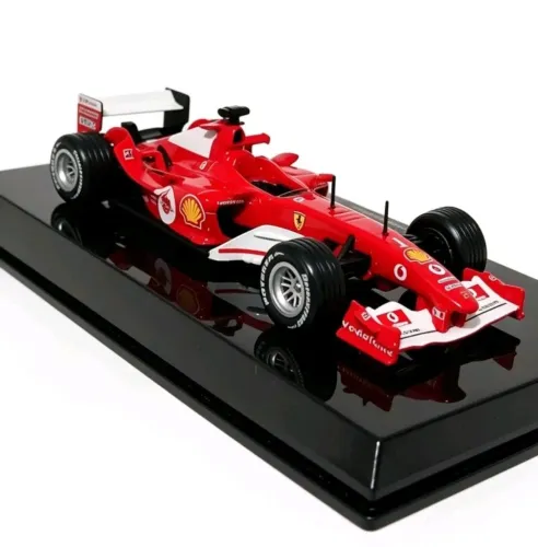 Miniatura F1 Ferrari F-2004 Michael Schumacher 