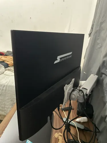 Monitor IPS Super Frame 