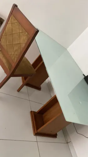 Vende-se mesa de 6 lugares