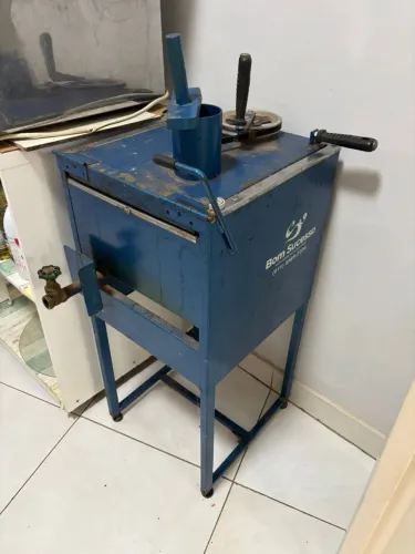 Fritadeira industrial para batata chips - marca Bom Sucesso.