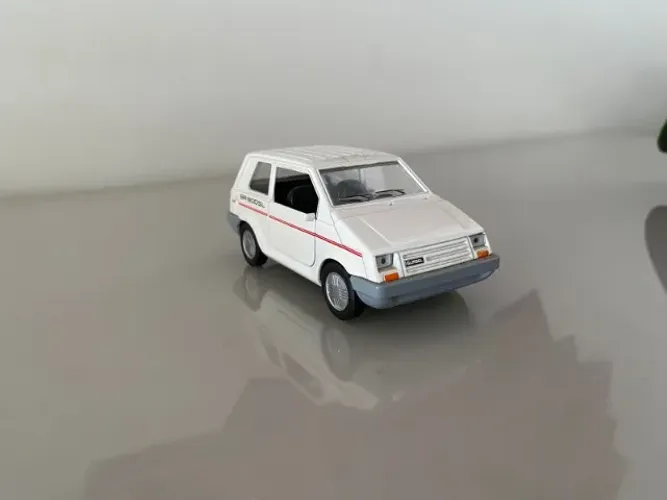 Miniatura Gurgel BR800 Branca - Colecionável