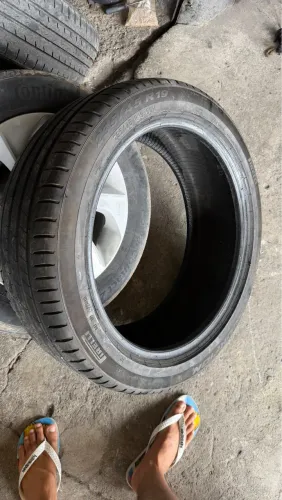 Pneu pirele 235/35 zero 95% borracha 