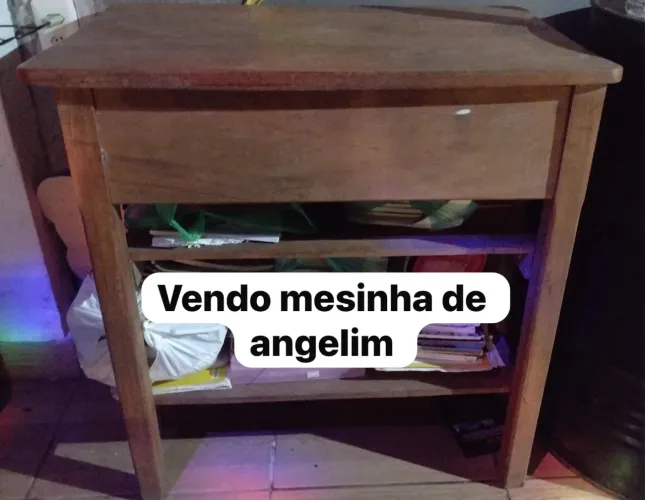 Mesa de angelim