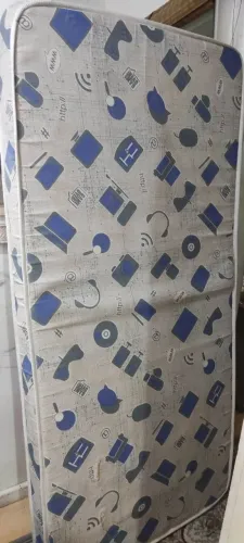 Colchão para cama  solteiro kaperberg ótimo juvenil 