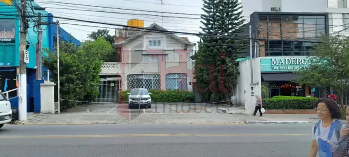 LOCAÇÃO | CASA COMERCIAL | VILA MARIANA | A 200m DO METRÔ ANA ROSA