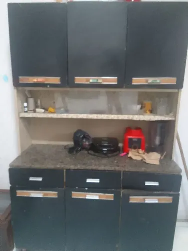 Armário de cozinha com pedra de granizo