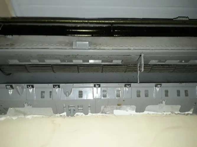 Manutenção e limpeza de ar condicionado