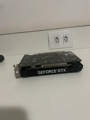 Placa de Vídeo Gainward GTX 1650 4GB (Dual Fan / Ótimo Estado)