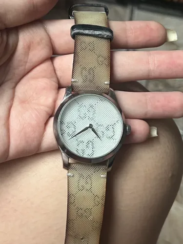 Relógio GUCCI G-Timeless ? referência 126.4 ? caixa de aço inoxidável ? quartzo ? 38 mm