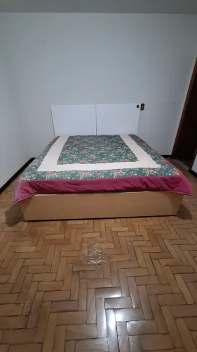 Cama de casal com 4 gavetas + colchão - 2,12 x 2,00 m