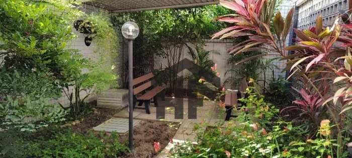 Casa Comercial à venda, com 9 salas, localizada em Casa Forte, Recife - Pernambuco