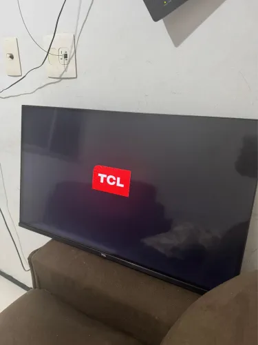 Vende-se Smart TV TCL 32 Polegadas Android TV C/ Controle Remoto