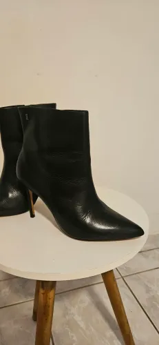 Bota Santa Lolla de Couro Legítimo Preta e Salto Alto Fino - 37
