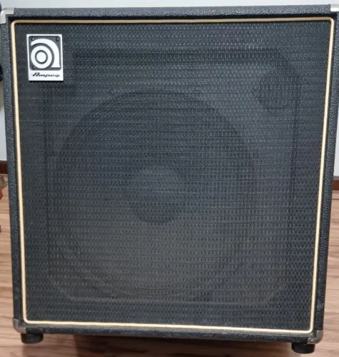 Amplificador para contrabaixo Ampeg Ba 115