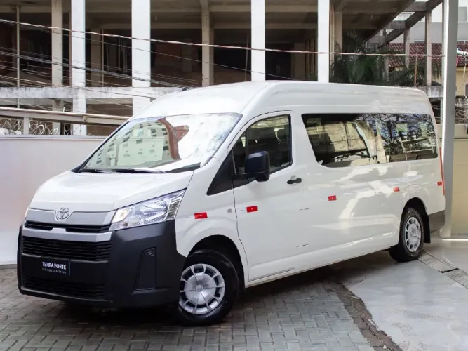 Toyota Hiace 2.8 D-4D TURBO DIESEL MINIBUS 15+1 DX AUTOMÁTICO 2025