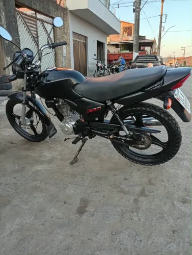 Cg 125. Moto para pessoas exigentes!