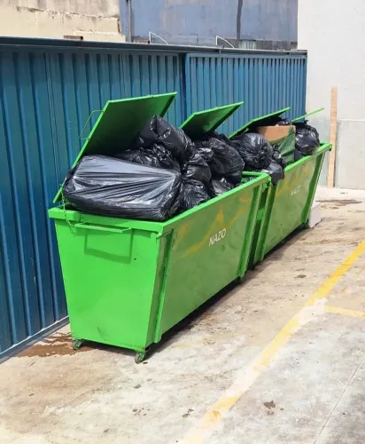 Lixeira contener basculante capacidade 1700lts