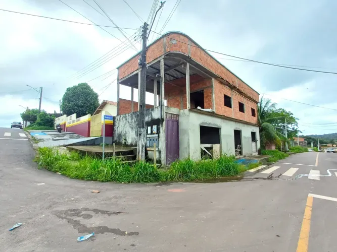 Prédio Casa Presidente Figueiredo Área comercial ou residência 204m² Manaus-AM