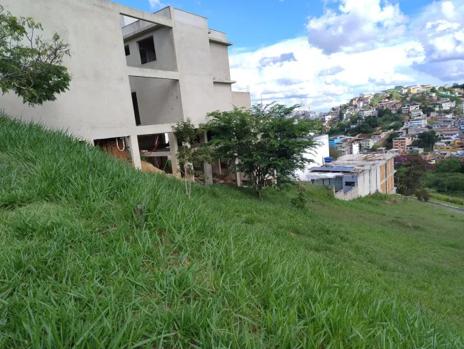 Vendo terreno com projeto
