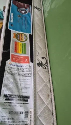 Colchao queen luckspuma com um ano de uso