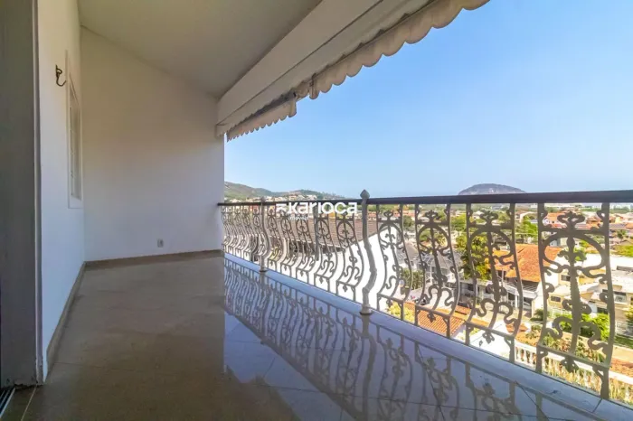 Freguesia Condomínio Terral casa triplex varandão linda vista salão 3 quartos 1 suite laze