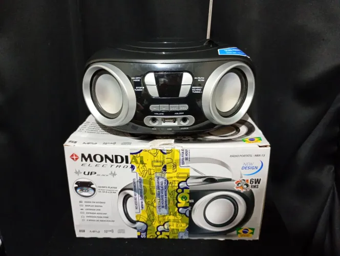Rádio Portátil Mondial Preto USB/CD/AUX 127-220V